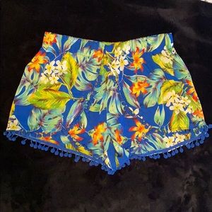 Tobi Shorts Size Medium